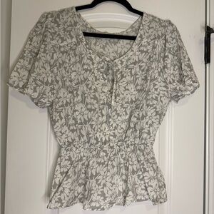 Abercrombie & Fitch White and Gray Puff Sleeve Peplum Blouse